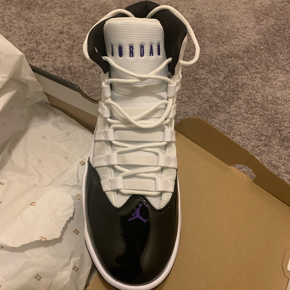 Air Jordan 11 Retro  Concord